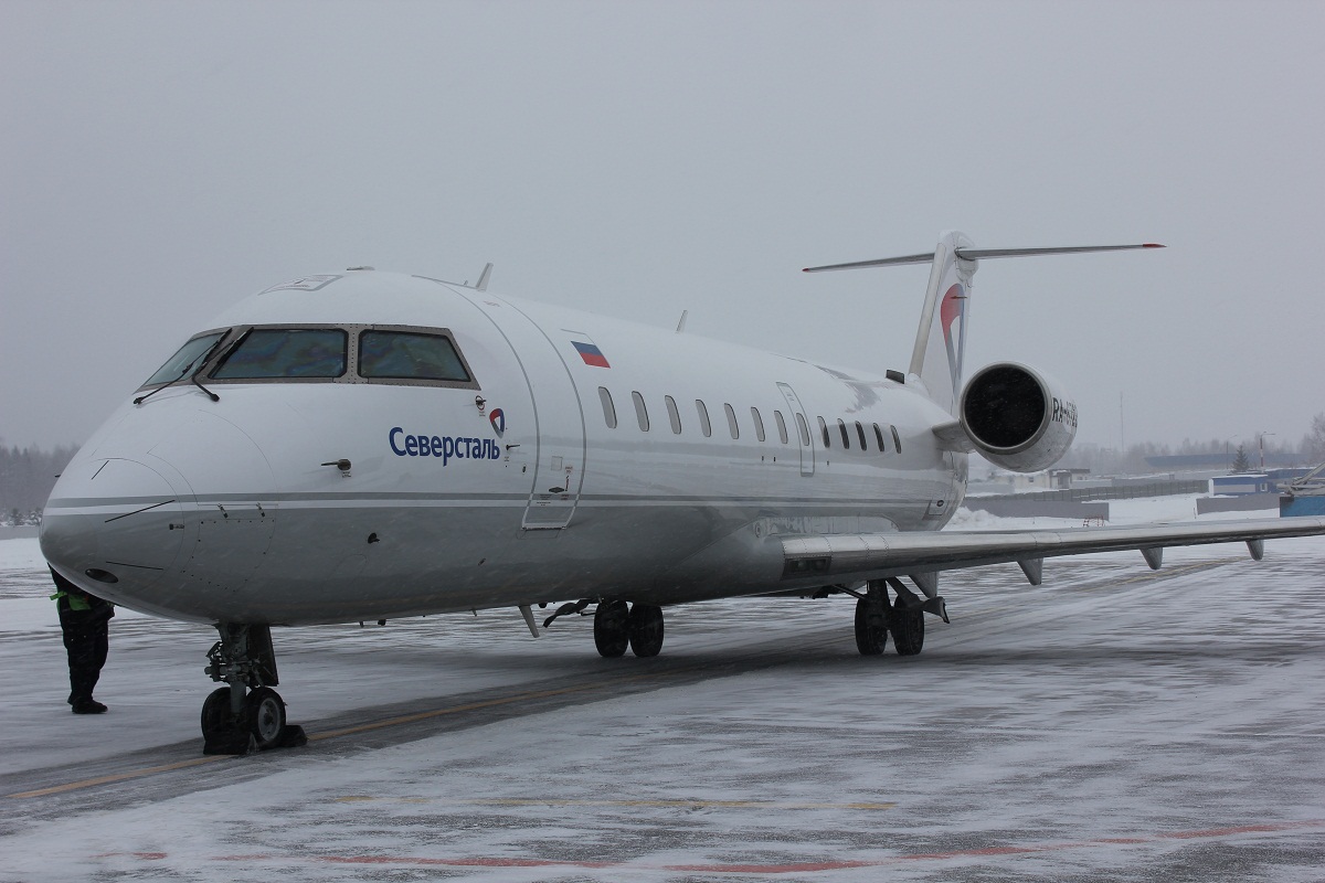 Авиабилеты хибины санкт петербург. Самолёт Бомбардье CRJ 200 Северсталь. Bombardier crj200 Северсталь авиа. Северсталь авиа CRJ-200. CRJ-200 Северсталь.