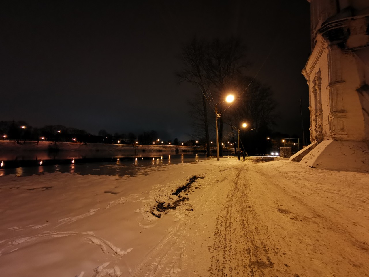 Уровень воды в реке вологда сегодня. Ночная Вологда. Вологда река сейчас. Вологда река ночь. Ночная Вологда зимой.