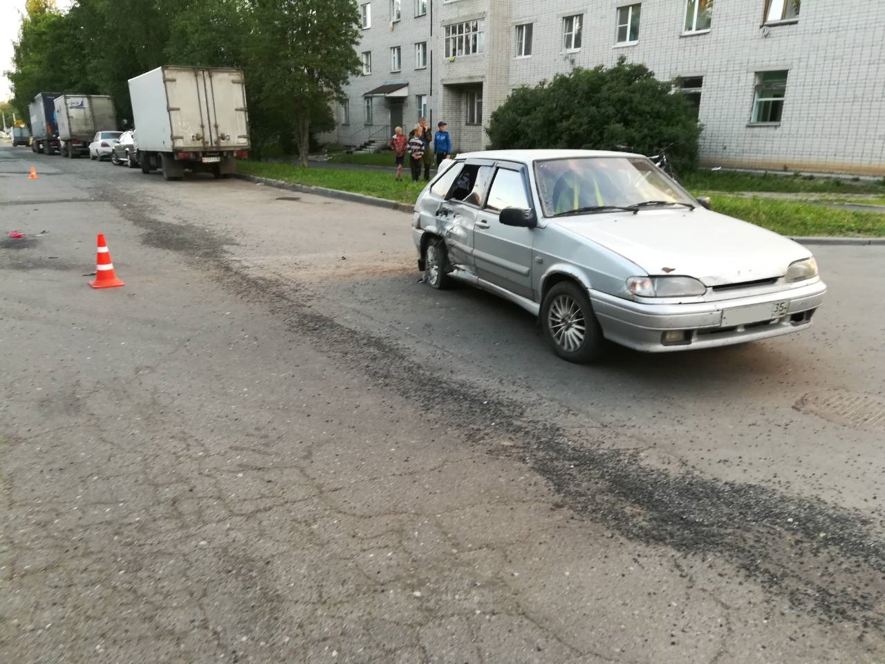 Два подростка били машины Пушкино.