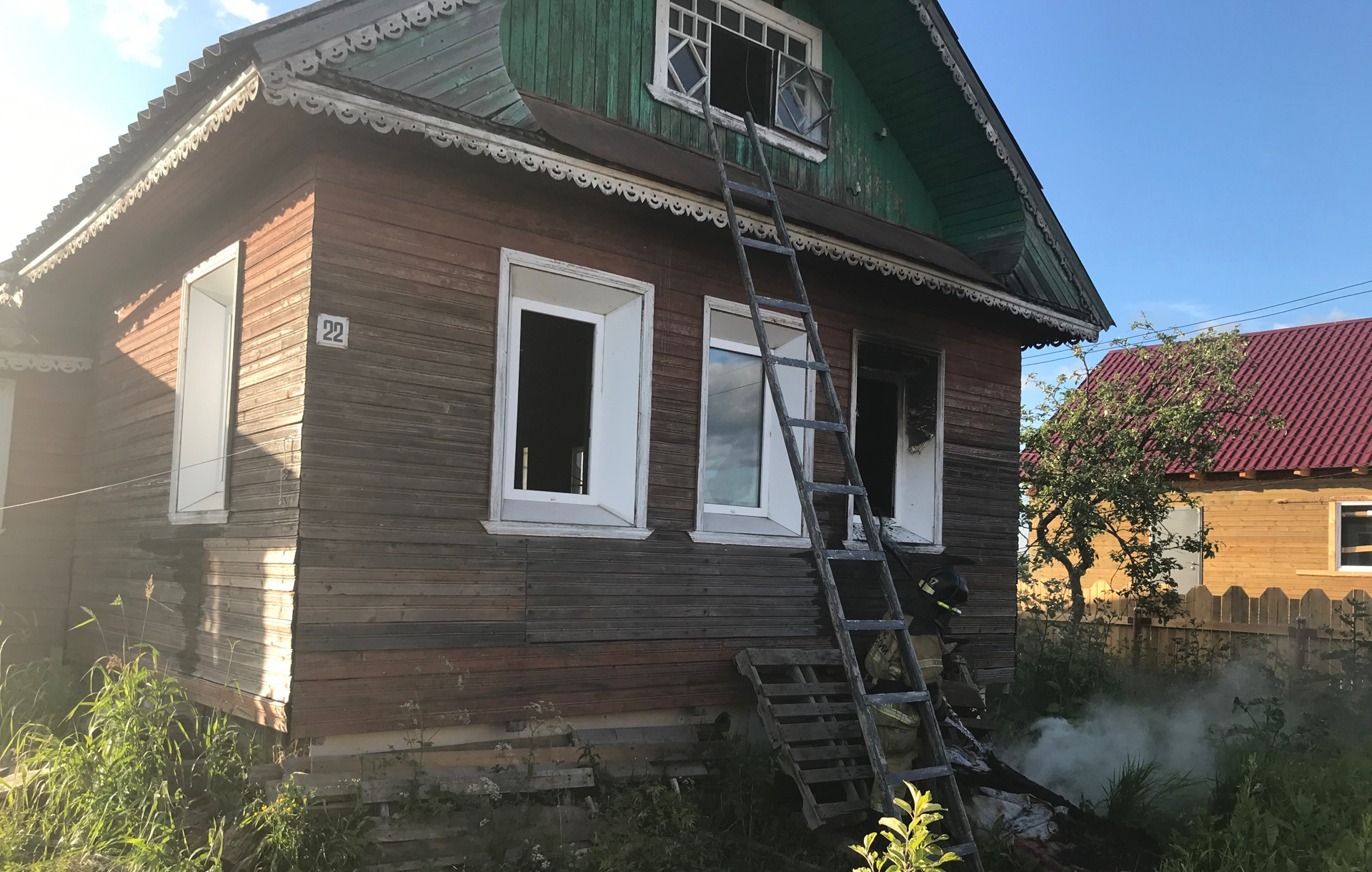 Дом в соколе вологодской. Пожар в Соколе. Сгорел дом в Соколе Вологодской области. Новый дом в Соколе Вологодская область. Пожар в Огуднево.