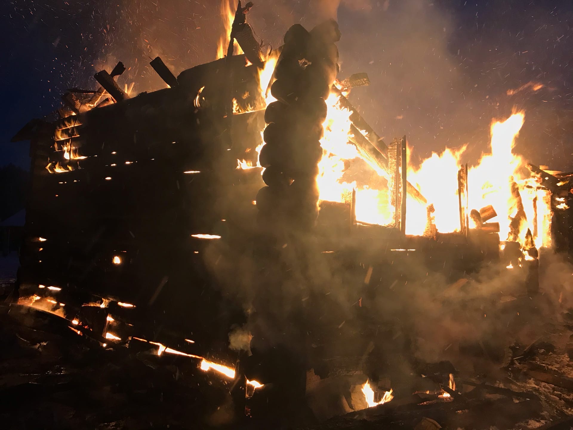 Пожар в Городище. Пожар в деревне Городище. Пожар в деревне Аксеново. Пожар в деревне Стафията.