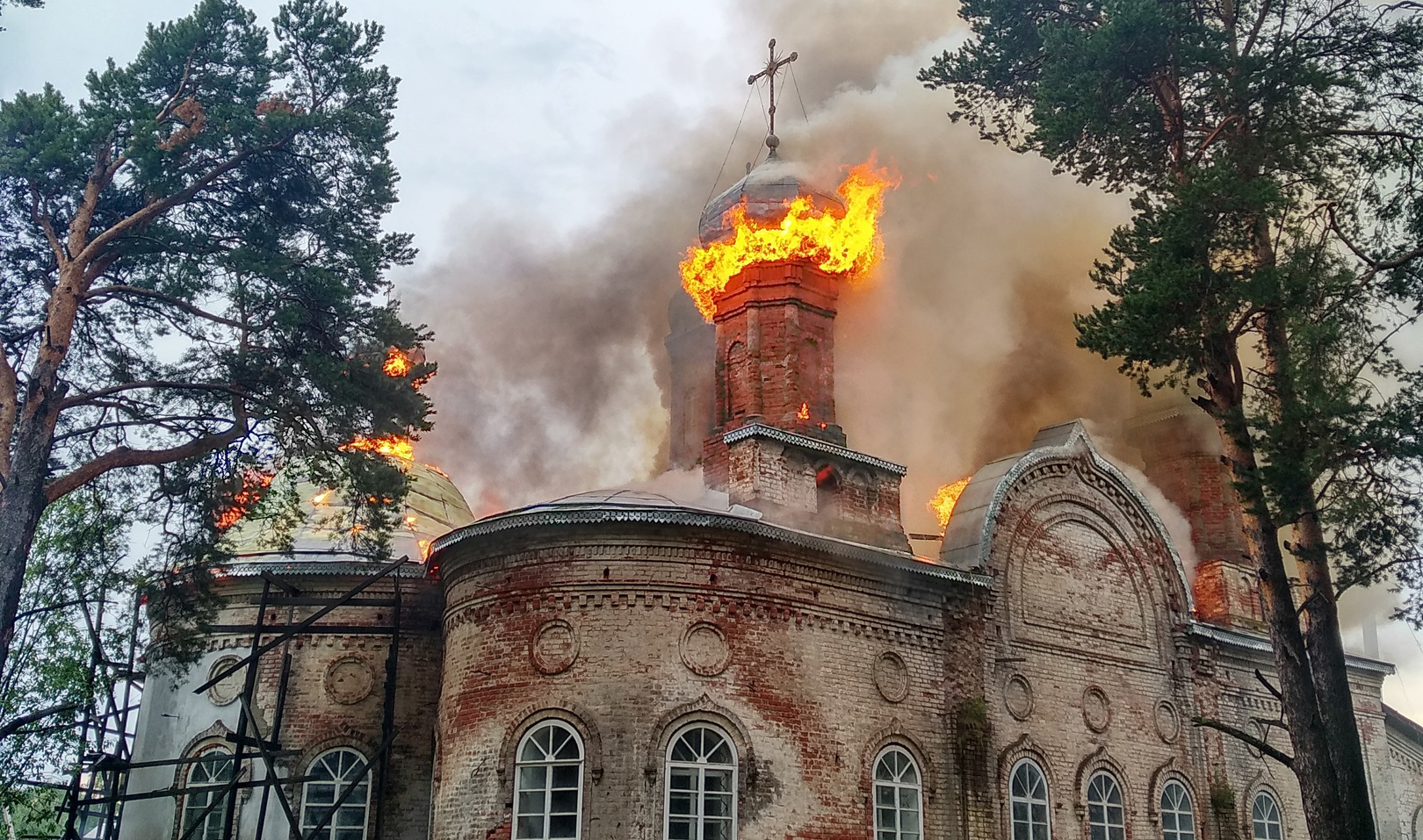 Кич городок Церковь пожар