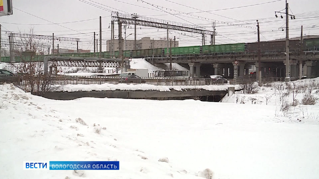 Мост через реку. Мост через шограш. Мост на конева вологда. Мост шограш вологда. Ремонт моста через шограш в вологде на конева.